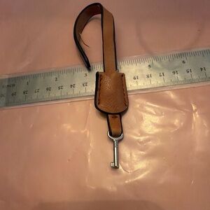 Elegant Tan Leather Key Holder
